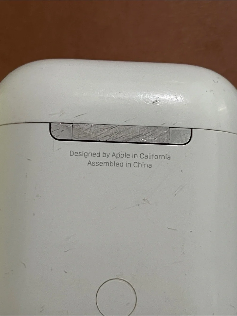 Apple White Wireless Earbuds with Charging Case (White)
